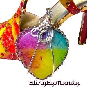 🌈🌷STUNNING Solar quartz heart shaped pendant